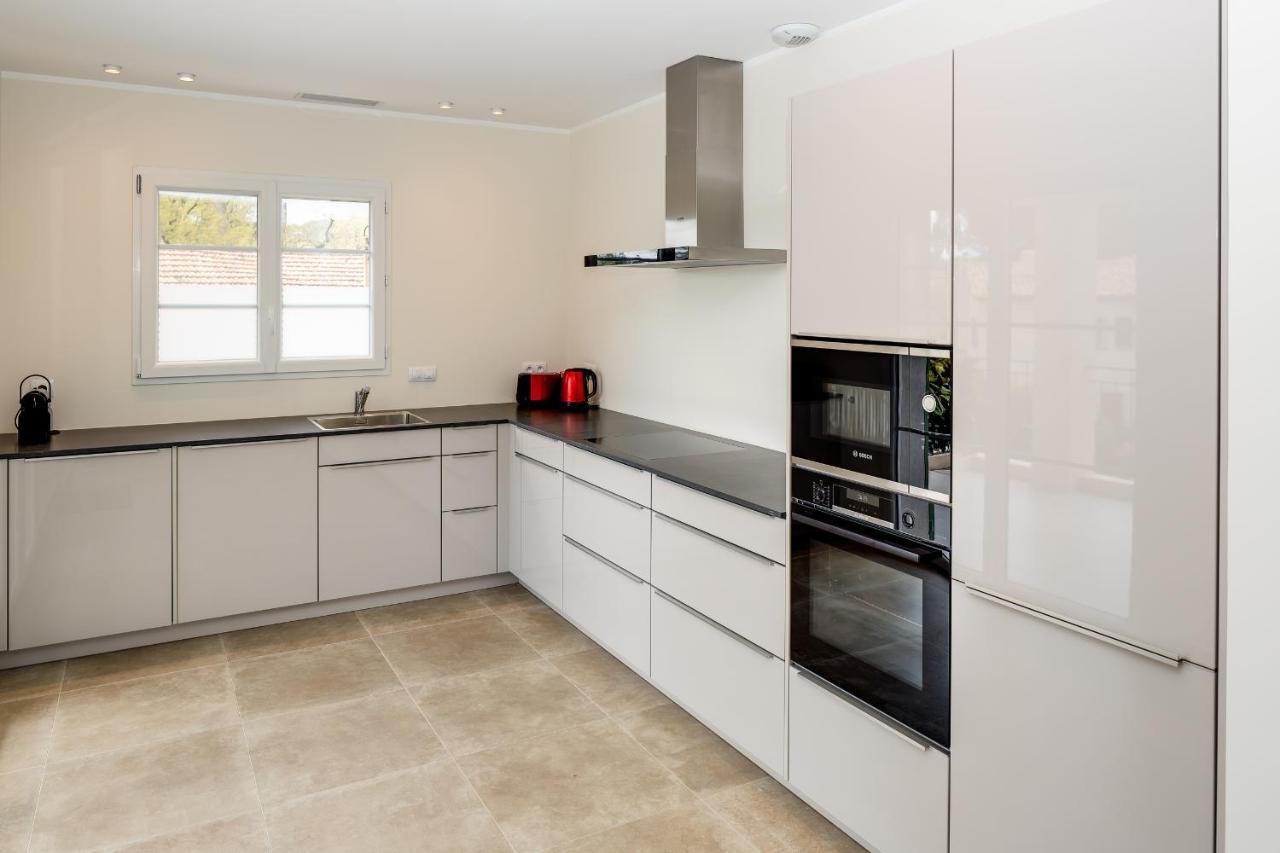 Luxurious And Spacious Apartment In The Heart Of The Cote D'Azur Roquefort-les-Pins Εξωτερικό φωτογραφία